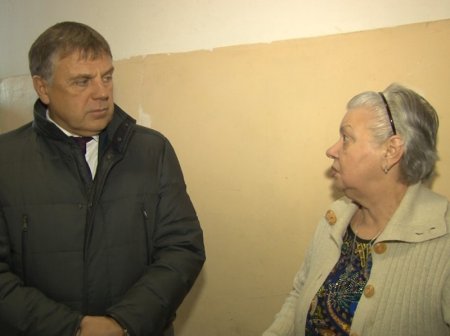 Мэр Ангарского городского округа Сергей Петров снова нашел недочеты в работе жилищников
