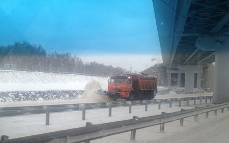 Почти 250 единиц техники задействовано на уборке дорог Иркутской области в течение недели