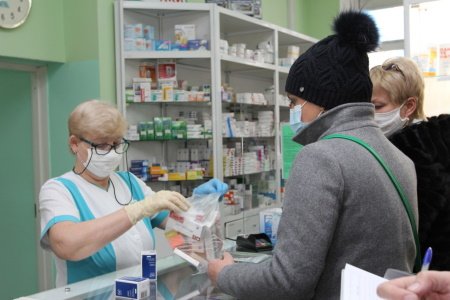 Муниципальные аптеки Иркутска проверили на наличие необходимого запаса препаратов для лечения симптомов ОРВИ, гриппа и коронавирусной инфекции