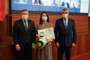 В Иркутске состоялось награждение волонтеров Приангарья памятными медалями «За бескорыстный вклад в организацию Общероссийской акции #МыВместе»