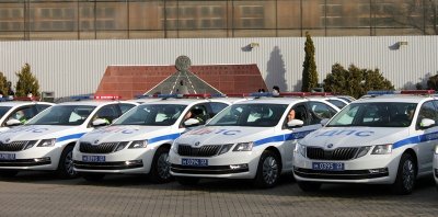 В Краснодаре состоялось торжественное вручение служебных автомобилей сотрудникам ДПС региона
