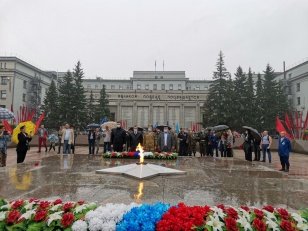 Игорь Кобзев поздравил бойцов ВДВ с Днем Воздушно-десантных войск