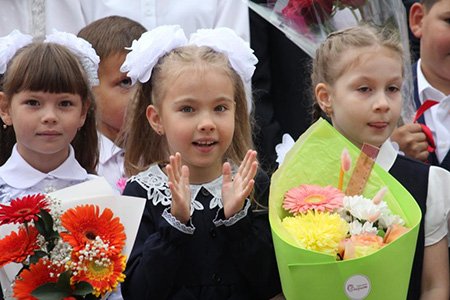 Более 85 тысяч школьников Иркутска начали новый учебный год