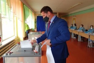 Сенатор от Иркутской области Андрей Чернышев проголосовал на выборах депутатов в Госдуму РФ