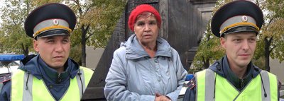 В Челябинской области автоинспекторы спасли женщину из горящего дома и оказали помощь в тушении пожара