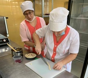 В Приангарье стартовал отборочный этап регионального конкурса «Лучший школьный повар-2021»