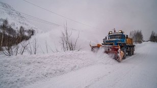 В районы Иркутской области поступает новая снегоуборочная техника