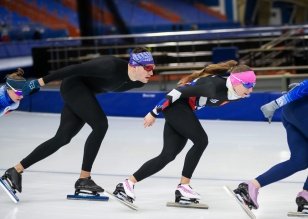 Олимпийская сборная по конькобежному спорту провела первую тренировку в Ледовом дворце «Байкал» в Иркутске