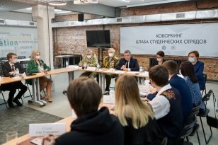 Губернатор Игорь Кобзев встретился со студенческим сообществом