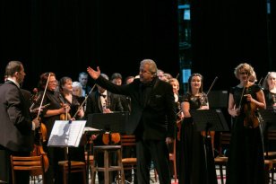 Губернаторский симфонический оркестр отправился на гастроли по городам России - Иркутская область. Официальный портал