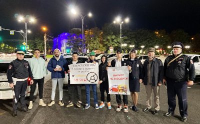 Сотрудники Госавтоинспекции Кабардино-Балкарии вместе с общественниками провели акцию для водителей «0% алкоголя за рулем»