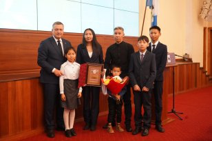 Игорь Кобзев поздравил участников Всероссийского конкурса «Семья года – 2022» от Иркутской области
