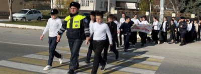 Школьники Кабардино-Балкарии призвали водителей соблюдать скоростной режим и сохранить жизни на дорогахм
