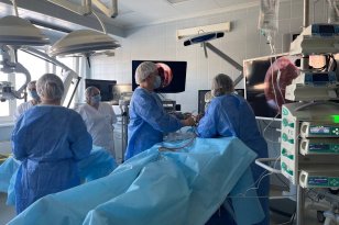 Иркутские нейрохирурги сохранили зрение пациенту благодаря купленному по нацпроекту оборудованию