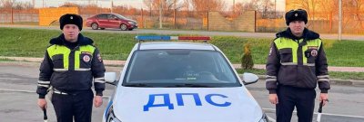 На Ставрополье автоинспекторы помогли вовремя доставить в больницу пассажирку маршрутки с приступом