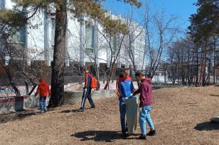 В Иркутской области в рамках Всероссийского субботника навели порядок во дворах, скверах и парках