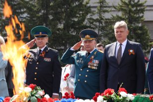 Анатолий Серышев и Игорь Кобзев в Иркутске приняли участие в торжествах, посвященных Дню Победы