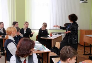 Учителя Иркутской области могут подать заявки на участие в новом сезоне проекта «Классная тема!»