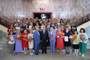 Игорь Кобзев наградил лучших работников учреждений социального обслуживания и социальной защиты Иркутской области