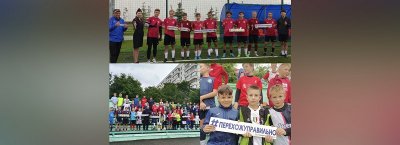 В Белгородской области футболисты поддержали идеи дорожной безопасности тематической фотосессией