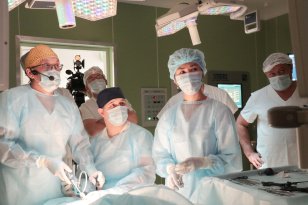 В Иркутске межрегиональная команда врачей прооперировала детей с редкими врождёнными патологиями кишечника