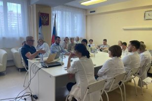 Врачи из Екатеринбурга провели медицинский тренинг для специалистов Иркутского областного перинатального центра
