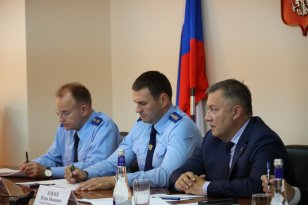 Заместитель Генерального прокурора России и Губернатор Иркутской области ответили на вопросы жителей региона