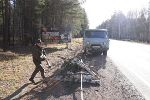 Очередной субботник по уборке придорожного леса от валежника и мусора организовал минлес Иркутской области