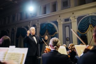 Музыкальное состязание между коллективами филармоний Иркутска и Омска пройдет на ВДНХ в Москве