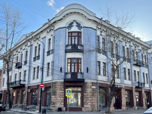 В Иркутском музыкальном колледже имени Фридерика Шопена капитально отремонтировали фасад