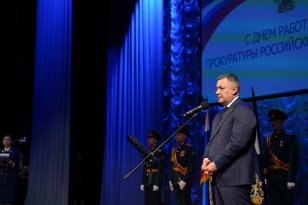 Игорь Кобзев поздравил работников органов прокуратуры с профессиональным праздником