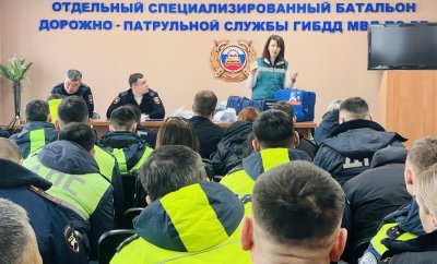 В Улан-Удэ автоинспекторы обучаются применению укладок у сотрудников центра медицины катастроф
