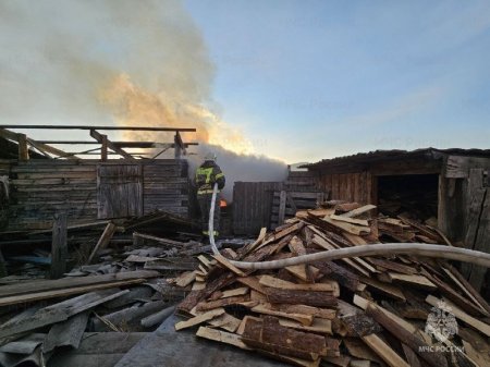 36 пожаров ликвидировали огнеборцы МЧС России за три дня выходных