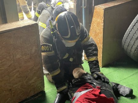 Пожарные Южного округа оттачивают навыки в учебном помещении В«ОфисВ»