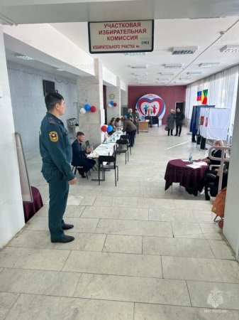 Сотрудники МЧС России обеспечивают пожарную безопасность на избирательных участках Забайкалья