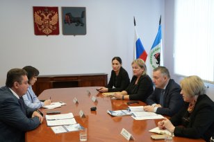 Губернатор Иркутской области обсудил с бизнес-омбудсменом региона вопросы поддержки бизнеса