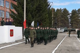 Первые команды призывников из Иркутской области проводили к местам несения службы