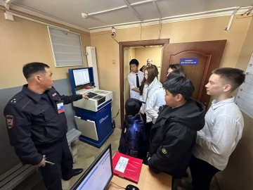 «Полицейский отряд» посетил с экскурсией отдел полиции №2 Управления МВД России по г. Улан-Удэ