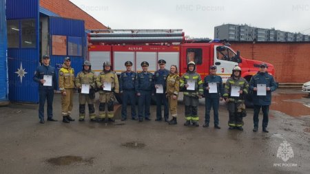 Благодарственные письма вручили сегодня иркутским пожарным за участие во Всероссийской добровольческой патриотической акции В«Снежный десантВ»