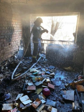 Девять человек спасены на пожаре в многоквартирном доме в Чите