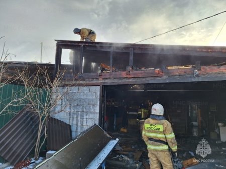 Восемь пожаров произошли в регионе за сутки. Два человека получили травмы
