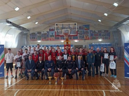Забайкальские спасатели завоевали серебро на соревнованиях по баскетболу