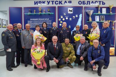 В Иркутске полицейские поздравили ветеранов органов внутренних дел