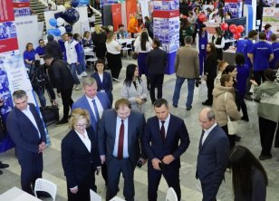 В Иркутской области открылся региональный этап II Всероссийской ярмарки трудоустройства «Работа России. Время возможностей»
