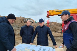 Зампред Правительства Павел Писарев проверил ход строительства социальных объектов в Иркутске