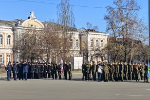 Иркутские суворовцы и воспитанники кадетских корпусов приняли участие в репетиции торжественного прохождения парадных расчетов к 9 Мая
