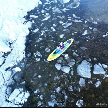 Опасные развлечения: покататься на сапбордах среди байкальских льдин предлагают организаторы