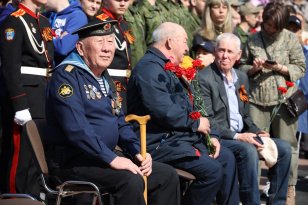 Труженики тыла получили дополнительную выплату к Дню Победы, установленную по инициативе Игоря Кобзева