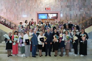 Игорь Кобзев поздравил лучших работников учреждений социального обслуживания и социальной защиты Иркутской области