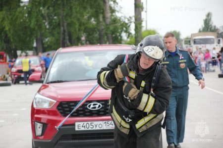 В городе Бердске прошел пожарно-спасательный кроссфит